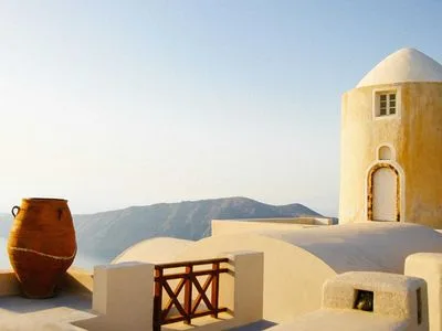 A Local Guide to Art-Focused Layovers